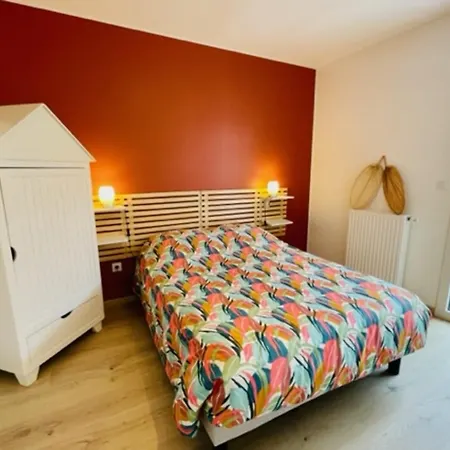 Charming New Flat With Balcony Апартаменты *