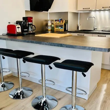 Апартаменты Charming New Flat With Balcony