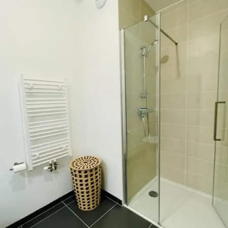 דירה Charming New Flat With Balcony