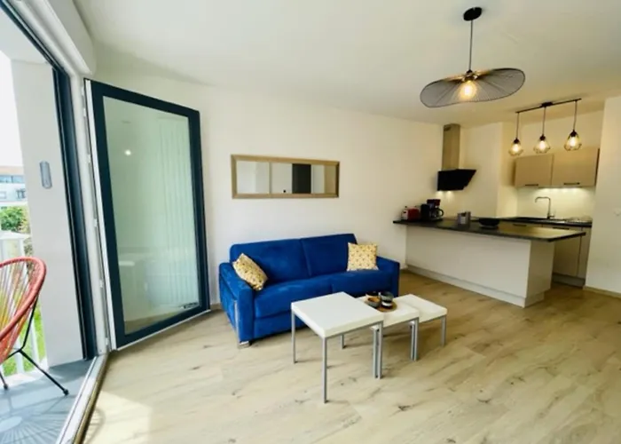 Charming New Flat With Balcony *